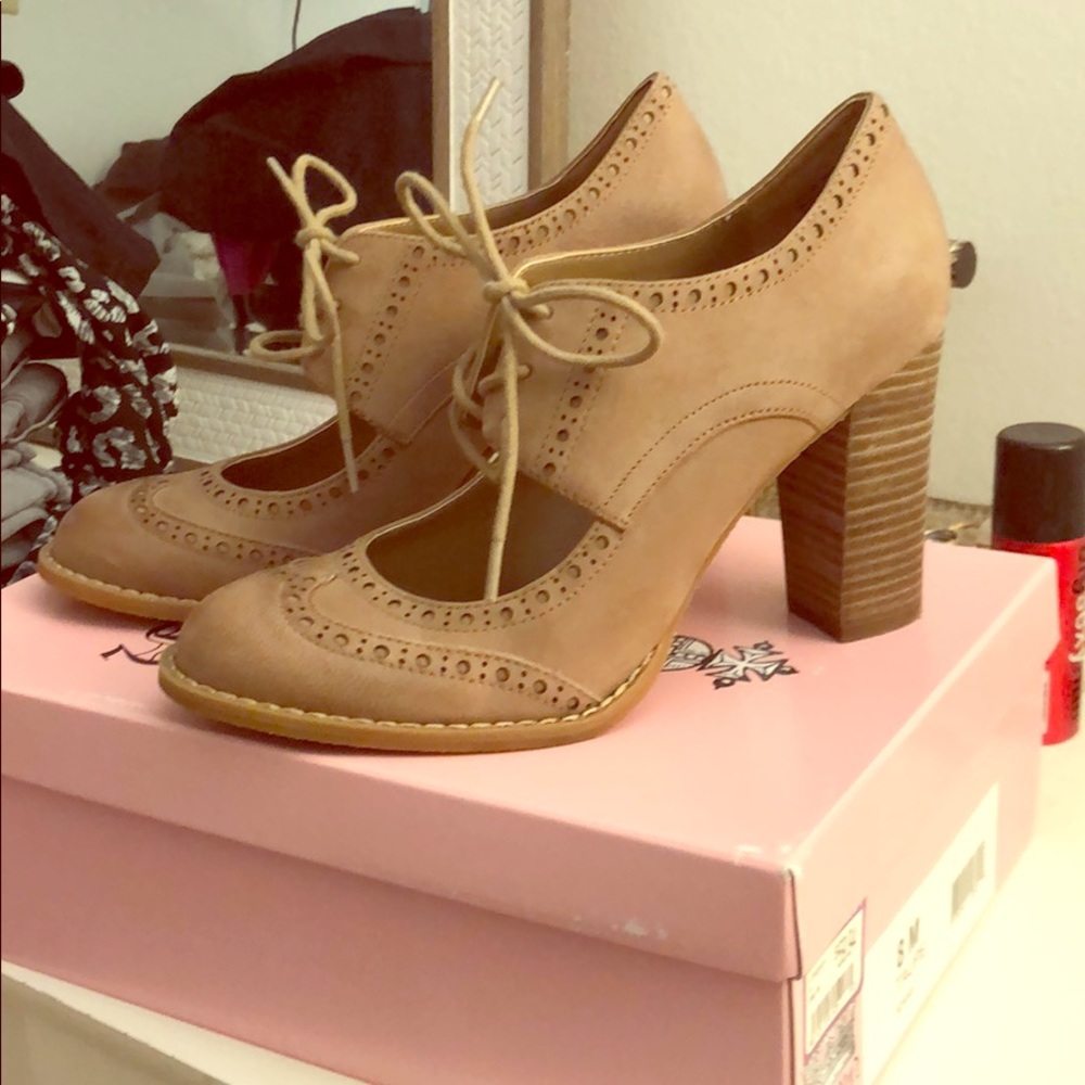 Crown Vintage Heels
